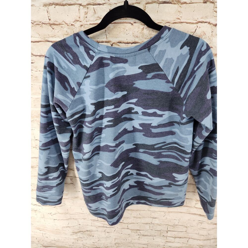 New Herizon Brand Size Large Blue Camo Pullover Top Long Sleeve - Picture 3 of 3